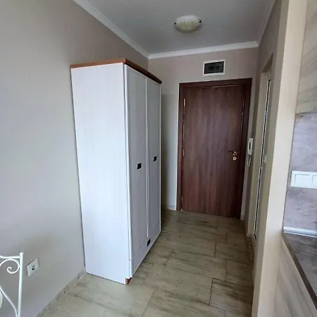 Admiral Plaza 35 -studio-sunny Lägenhet Slăntjev Brjag