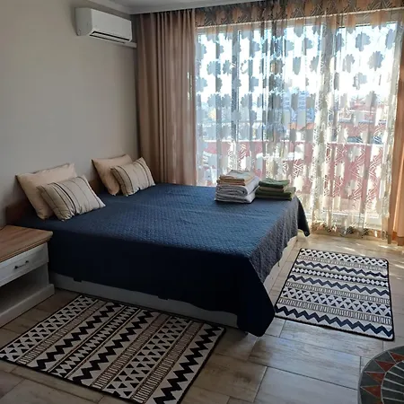 Admiral Plaza 35 -studio-sunny Lägenhet Slăntjev Brjag