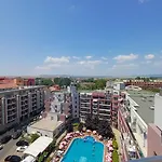 Admiral Plaza 35 -studio-sunny Апартаменты *