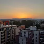 Admiral Plaza 35 -studio-sunny Апартаменты *
