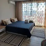 Admiral Plaza 35 -studio-sunny Апартаменты Солнечный берег